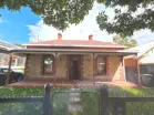 Two chimneys... four fireplaces